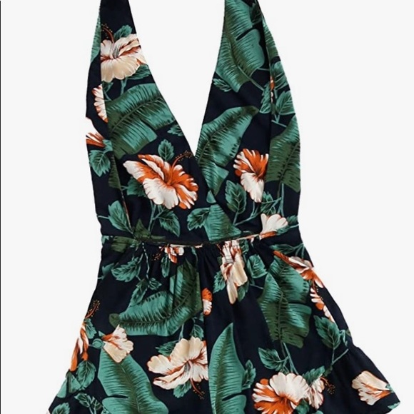 ♠️🌹BNWT SEXY SUMMER ROMPER🌹♠️HALTER STYLE♠️🌹SEXY🌹♠️ - Picture 2 of 5